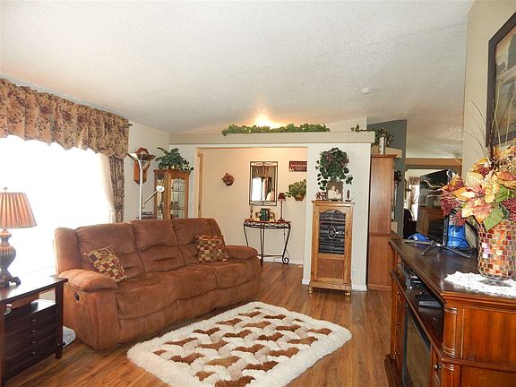 3rd image of 19309 E Colyar Ln