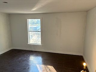 5th image of 236 Carroll Dr