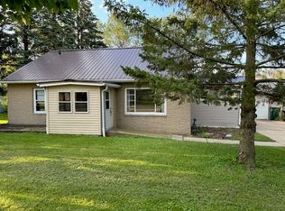 2535 Riverview Dr, Green Bay, WI 54313