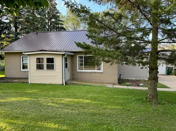 2535 Riverview Dr, Green Bay, WI 54313