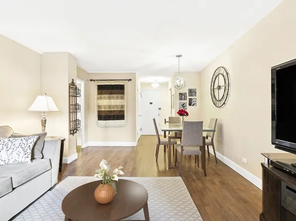 209 East 56th Street image 2 of 5