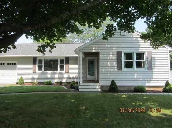 4 Jourdan Road, Branford, CT 06405