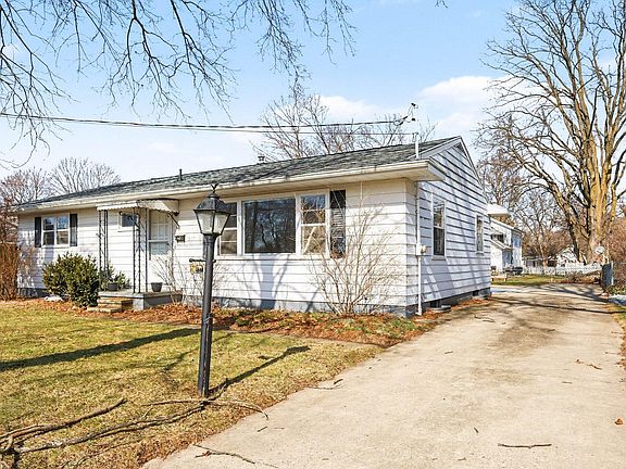 3rd image of 311 Dutton St