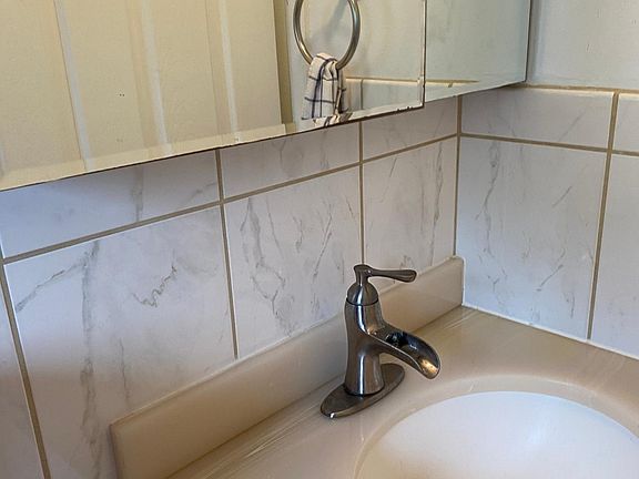 4th image of 9 Longwood Dr APT 9