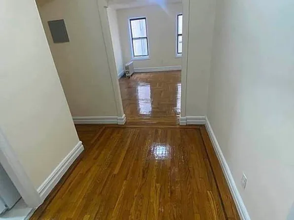 2157 Wallace Avenue image 6 of 11