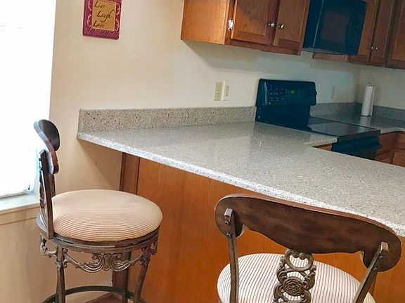 2nd image of 3636 Greenacres Place Dr APT 20