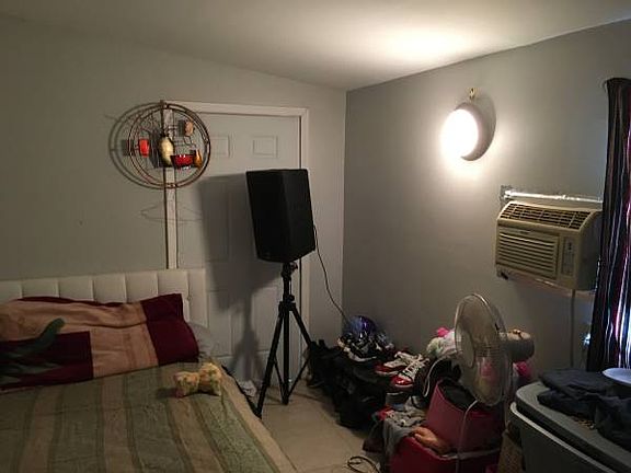 3rd image of 2763 NW 29th St