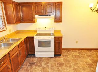 140 12th St NE #A, New Philadelphia, OH 44663