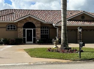 195 Palmetto Dunes CIR, NAPLES, FL 34113