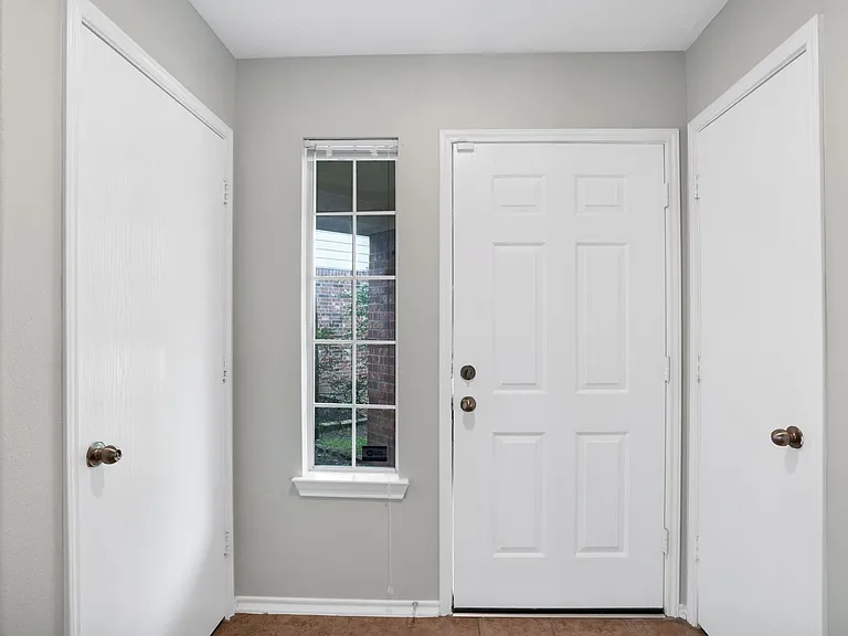 7215 Cool Springs Ct — Photo 4