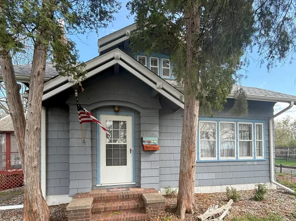 2610 7th Ave E, North Saint Paul, MN 55109