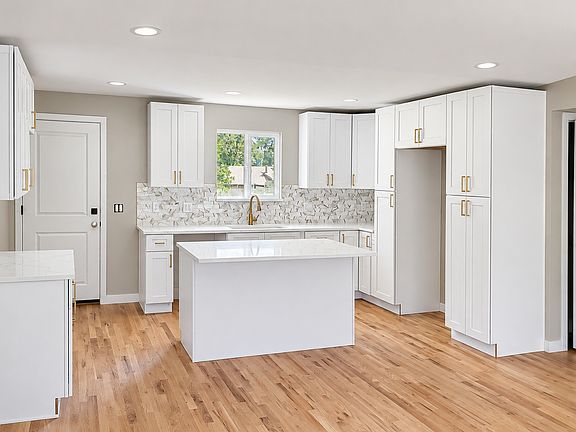 3rd image of 4564 Garrison St #4564
