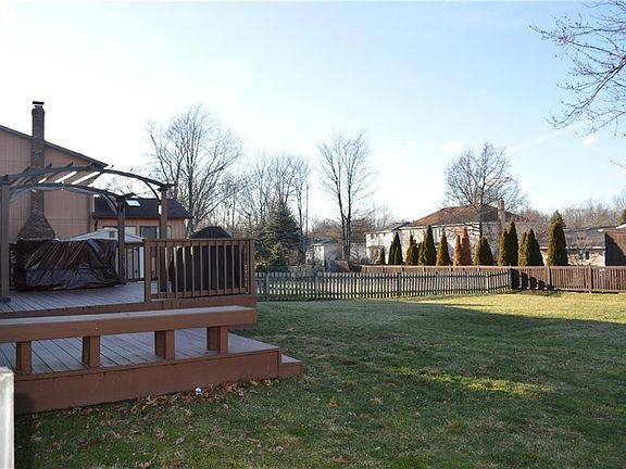5th image of 16979 Deer Path Dr