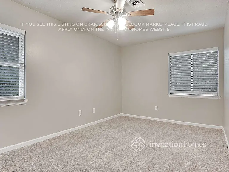 1728 W Austin Rd — Photo 15