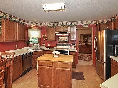 5th image of 8764 Knollwood Dr