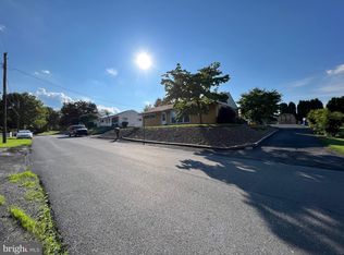 110 Maple Dr, Mechanicsburg, PA 17050