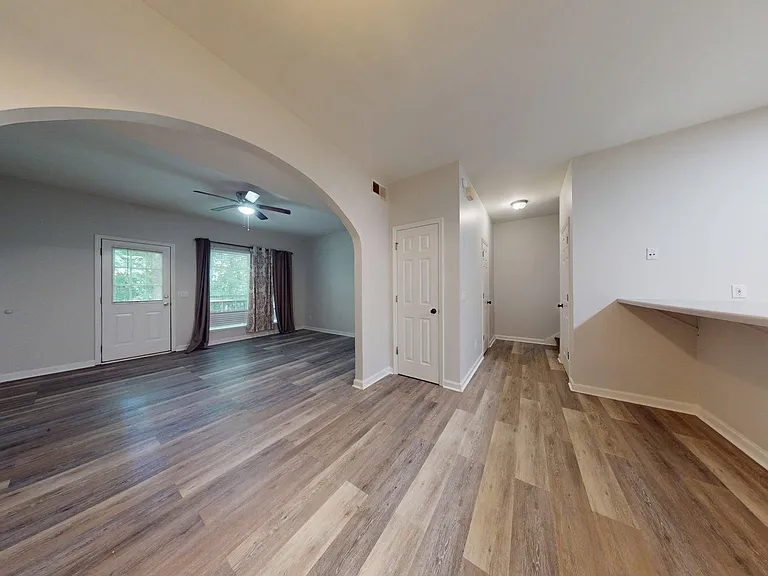 500-502 Greentree Ter — Photo 8