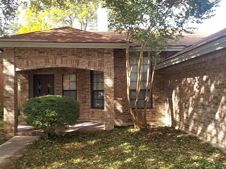 3215 Tree Grove Dr — Photo 3