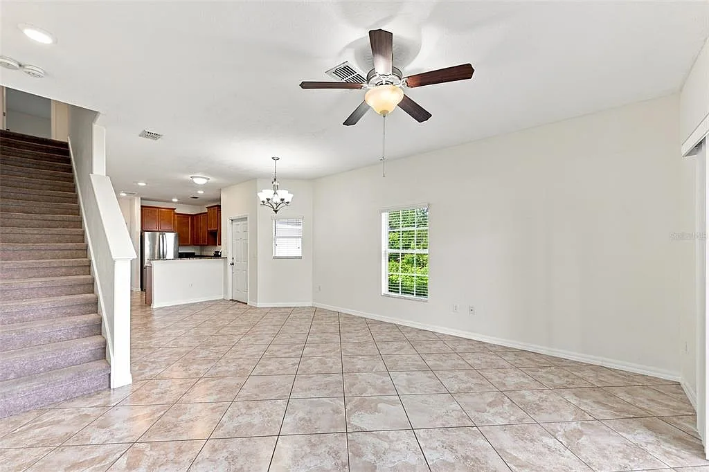 4 bed, 3.0 bath, 1612 sqft, $2,600 — Photo 4