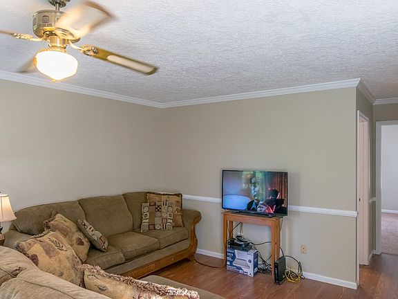 5th image of 96 Weddle St