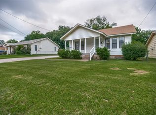707 Cannon Dr, Euless, TX 76040