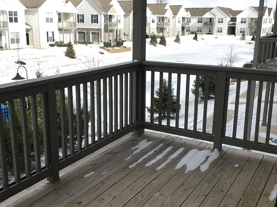 Pool/Pond View Balcony