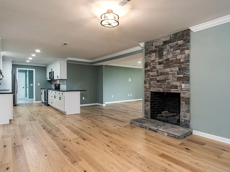 101 McCormick Cir — Photo 6