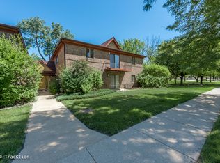 7610 W 26th St APT 3, Riverside, IL 60546