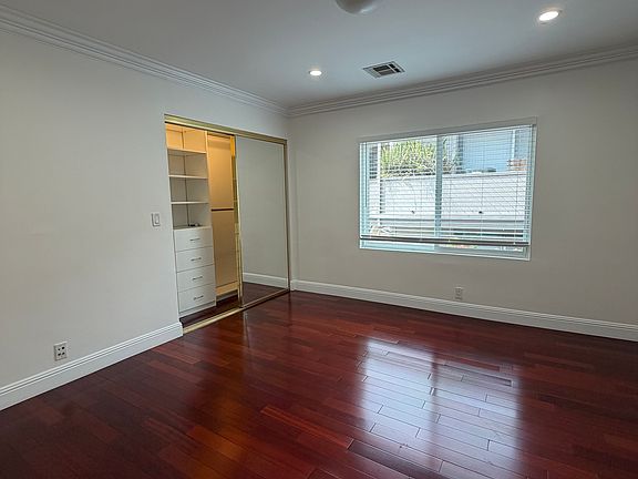 4th image of 10394 Almayo Ave #10394