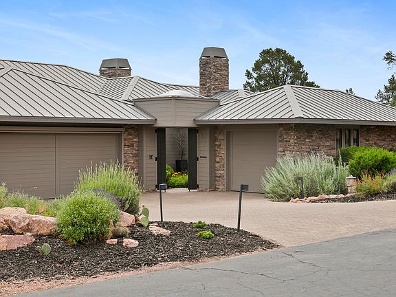 3rd image of 511 N Grapevine Dr