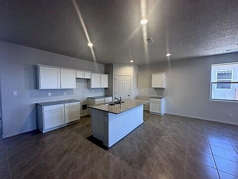 3rd image of 1528 Alto Colores St