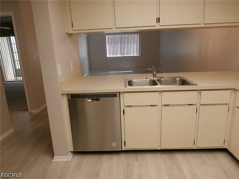 11060 Caravel Cir #105 — Photo 4