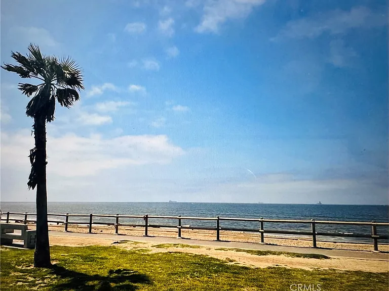 711 Pacific Coast Hwy #206 — Photo 31