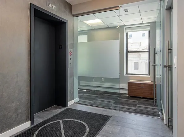 89 Hudson Street image 15 of 22