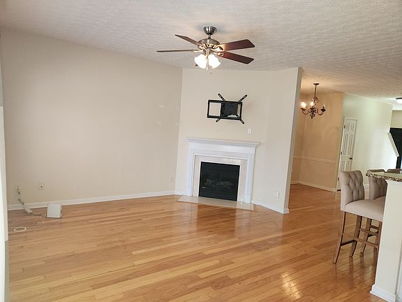 3rd image of 1088 Montague Place Ct