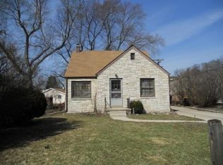 337 N 110th St, Wauwatosa, WI 53226