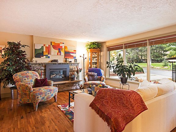 4th image of 2855 E Evergreen Ave