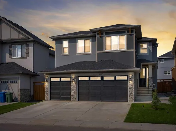 202 E Kinniburgh Cres, Chestermere, AB T1X 1Y2