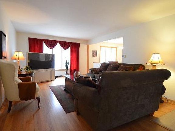 2nd image of 9408 S Massasoit Ave