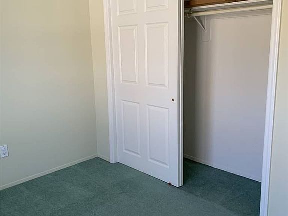 5th image of 44 Greenmeadow Dr