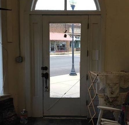5th image of 251 S Main St
