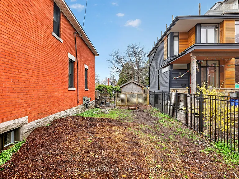56 Grosvenor Ave — Photo 47