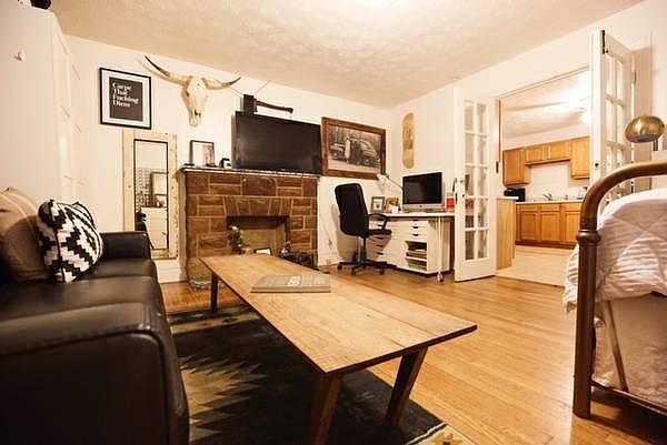 1st image of 1001 Kenilworth Ave #202