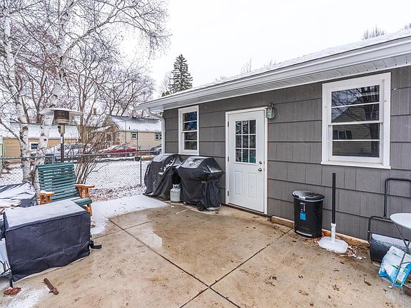 5th image of 806 CHELLIS STREET