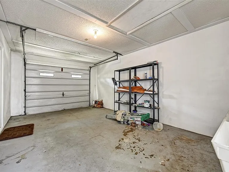 2833 Orange Tree Cir N #C — Photo 30