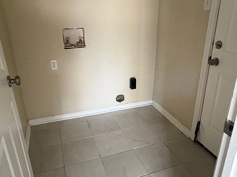 7509 Callahan Dr — Photo 6