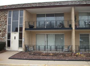 18204 Exchange Ave APT 4, Lansing, IL 60438