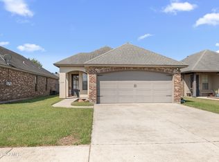 105 Cedar Mound Ln, Youngsville, LA 70592