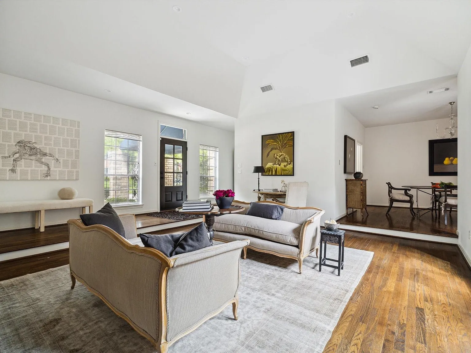 3 bed, 2.5 bath, 2404 sqft, $4,300 — Photo 4