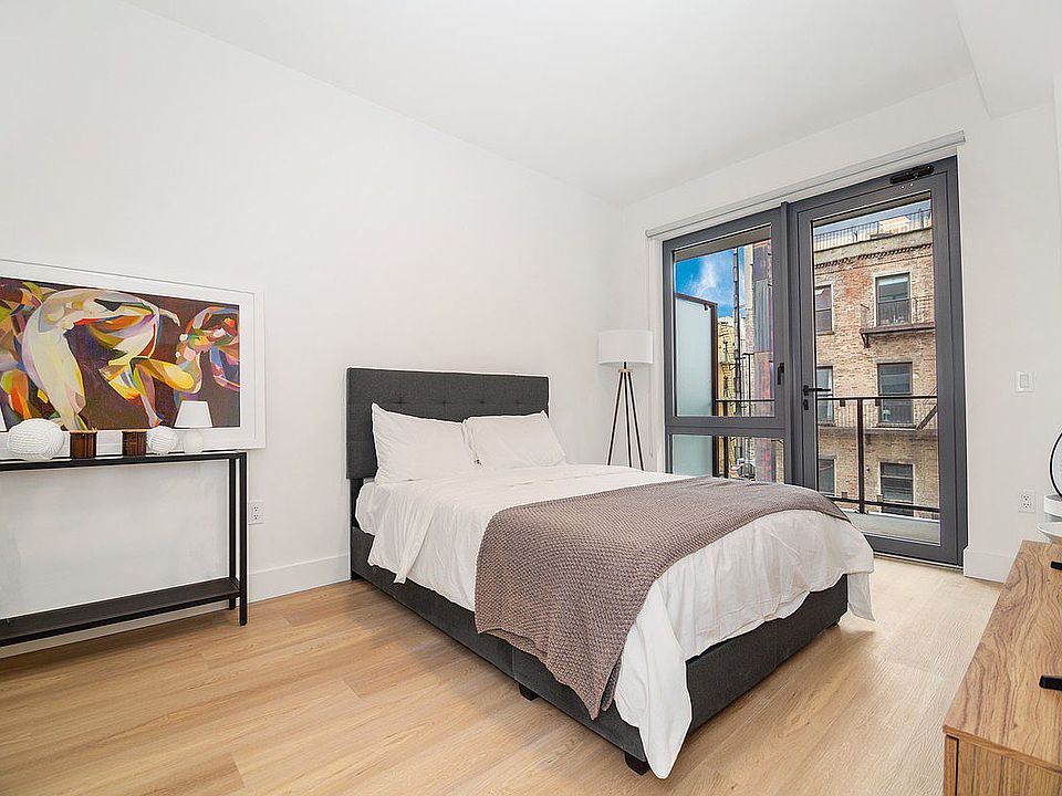 1st image of 282 Grand St APT 501